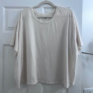 Old navy white T shirt